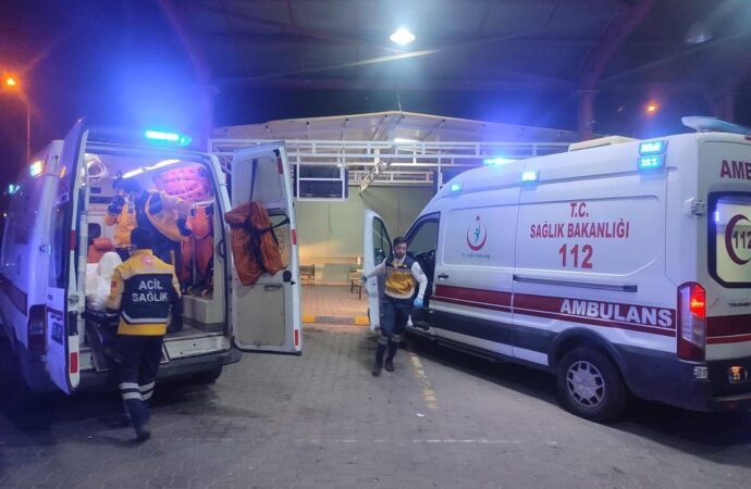 10 Yaralı Depremzede Uçak Ambulansla  İzmir’e Transfer Edildi