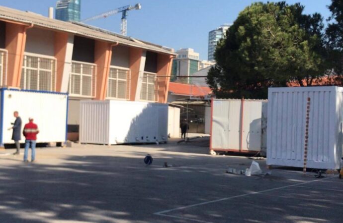 İzmir Çınarlı Mesleki Ve Teknik Anadolu Lisesi’nden Depremzedelere Konteyner Desteği