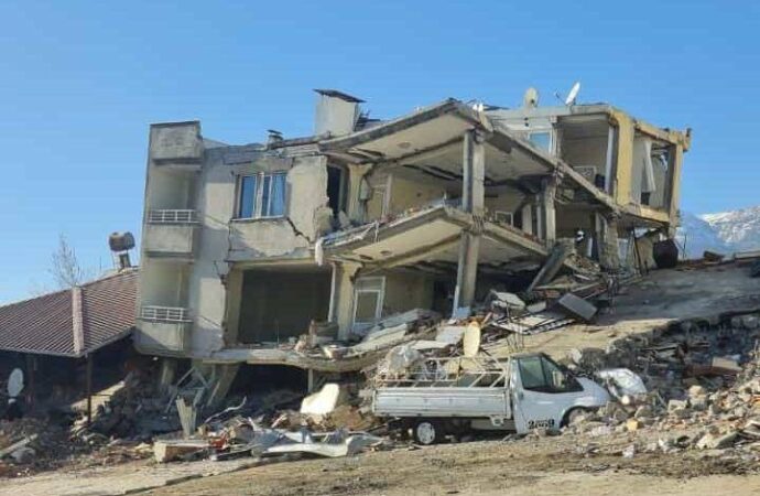 Deprem Travmasında 5 Evre Bulunuyor