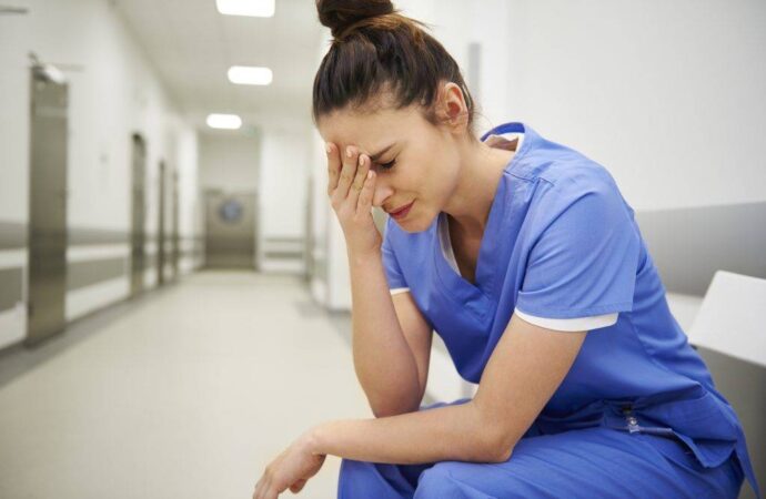Kadın Doktora Sağlıkta Şiddet Vakasında Emsal Karar!