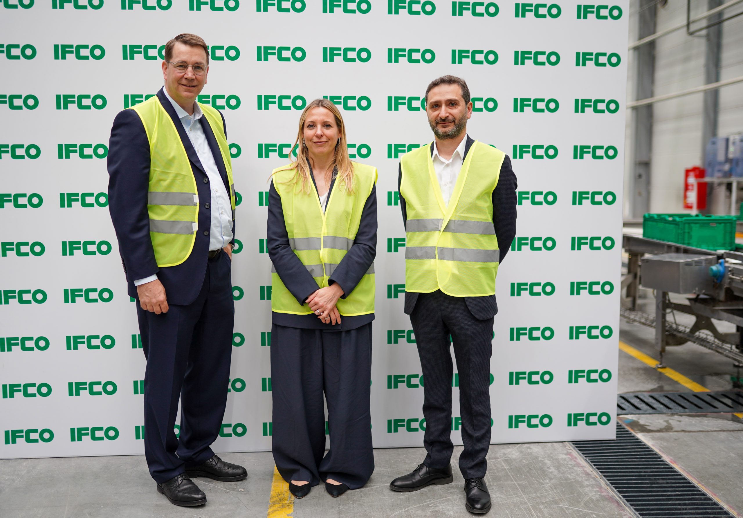 IFCO CFO’su Julian Zu Putlitz, Güney Avrupa Bölge Başkanı Francesca Amadei ve IFCO Ülke Müdürü Seymen Serintürk