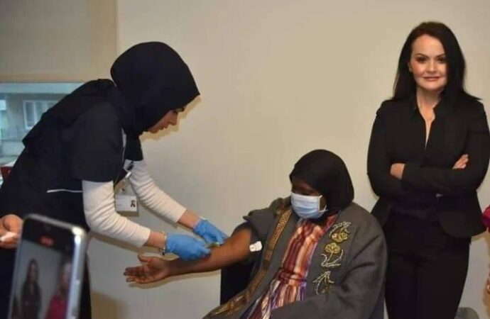 Gambiyalı Bakan ve Ticeret Elçisine Türkiye’de Sağlık Hizmeti